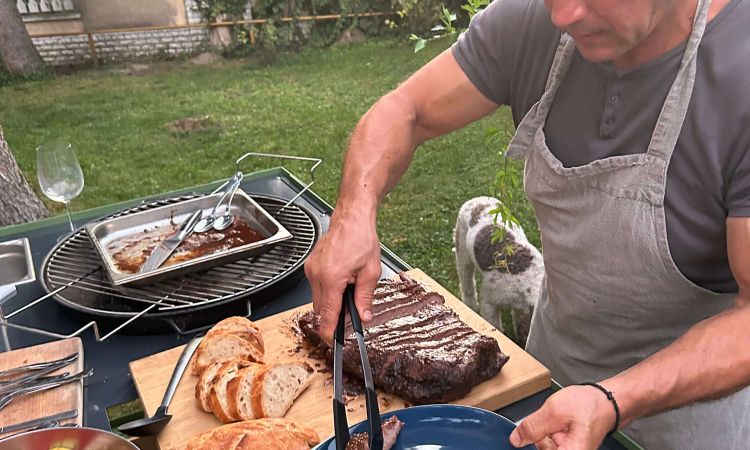 Baráti főzés a Duna partján